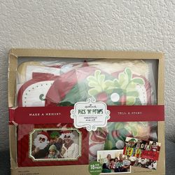 Hallmark Christmas Pics & Props Kit