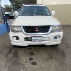 2000 Mitsubishi Montero
