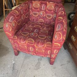 Beautiful Barrel Size Accent Chair