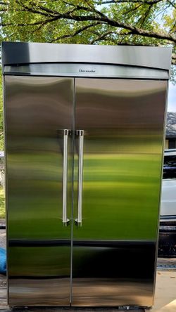 Thermador refrigerator, model KBUIT4865E06