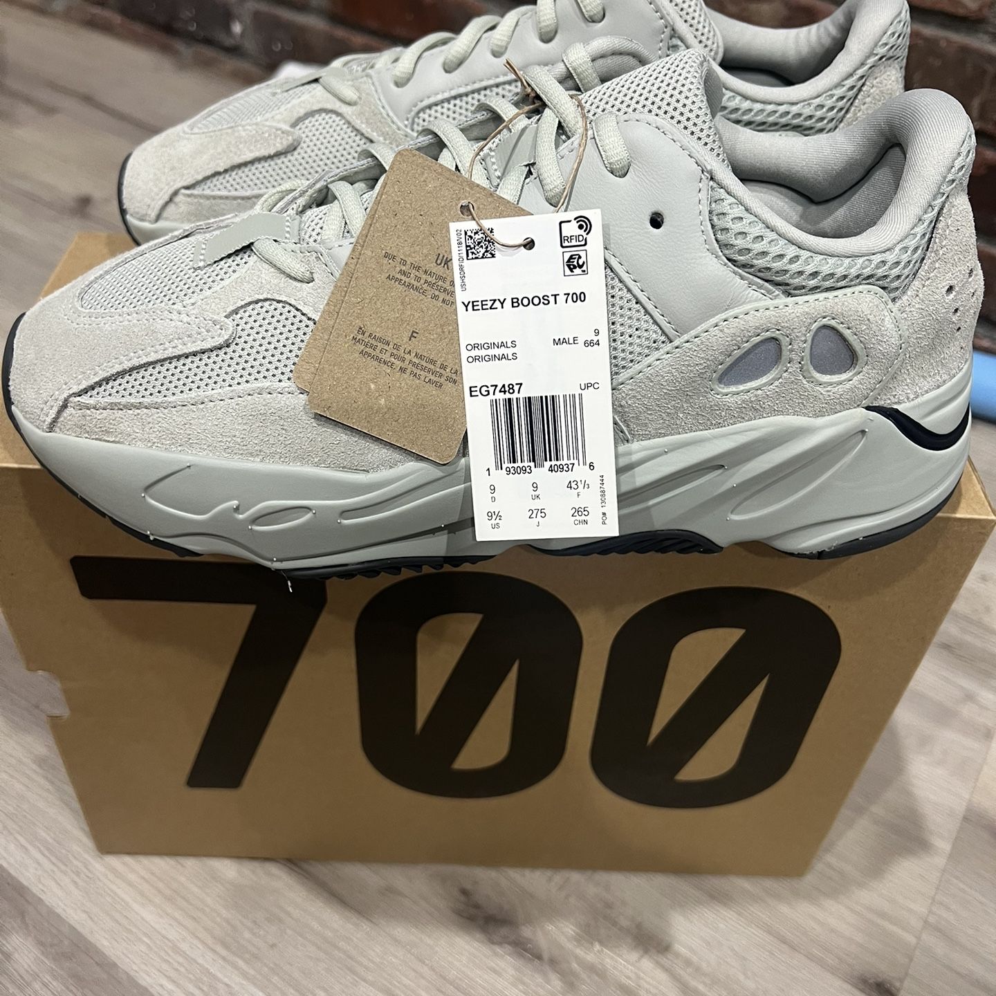 Yeezys 700