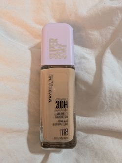 LIKE NEW MAYBELLINE SUPER STAY FOUNDATION