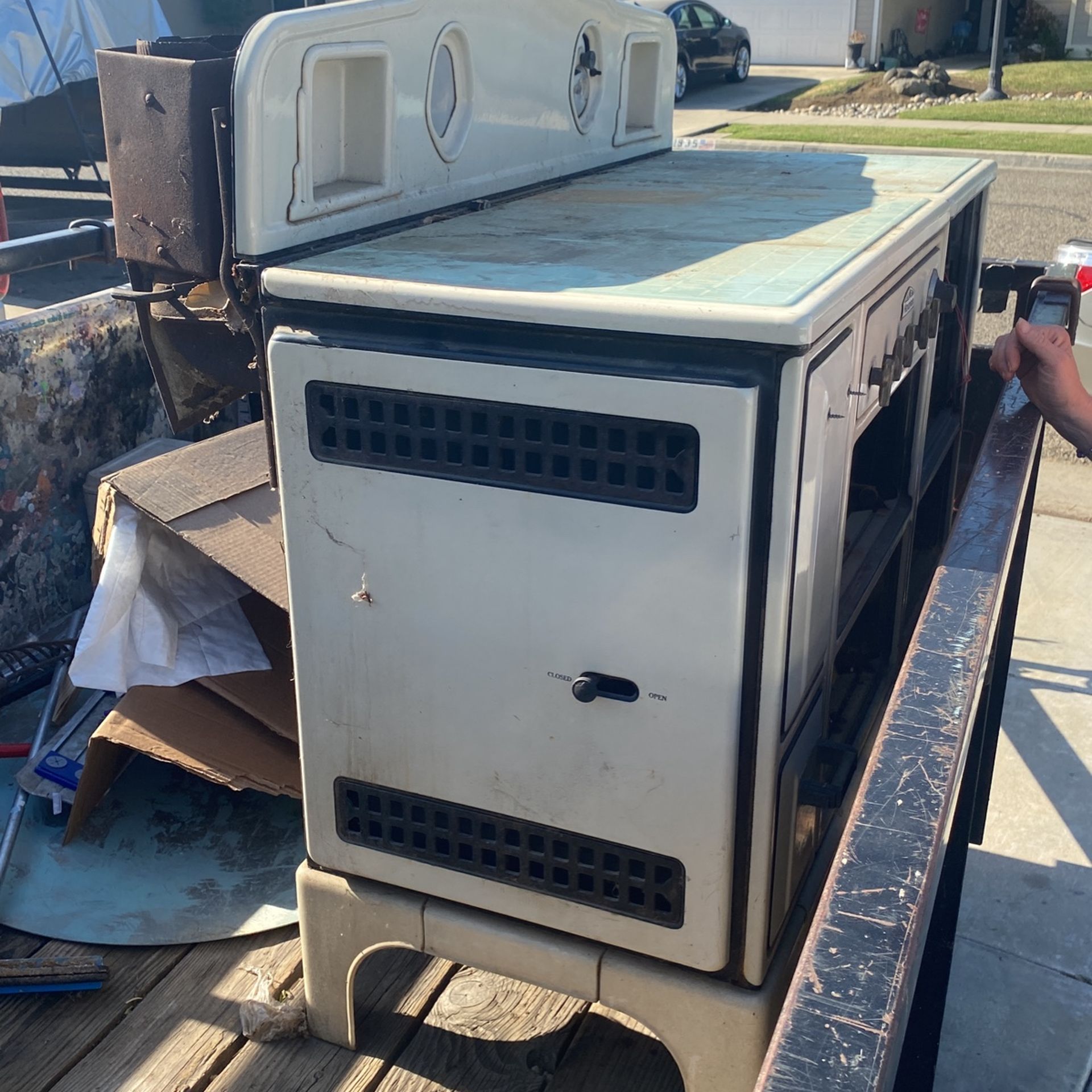 Wedgewood Porcelain Stove Complete for Sale in Tulare, CA - OfferUp