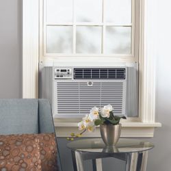 🧊 GE 6,050 BTU Window Air Conditioner – Like New!