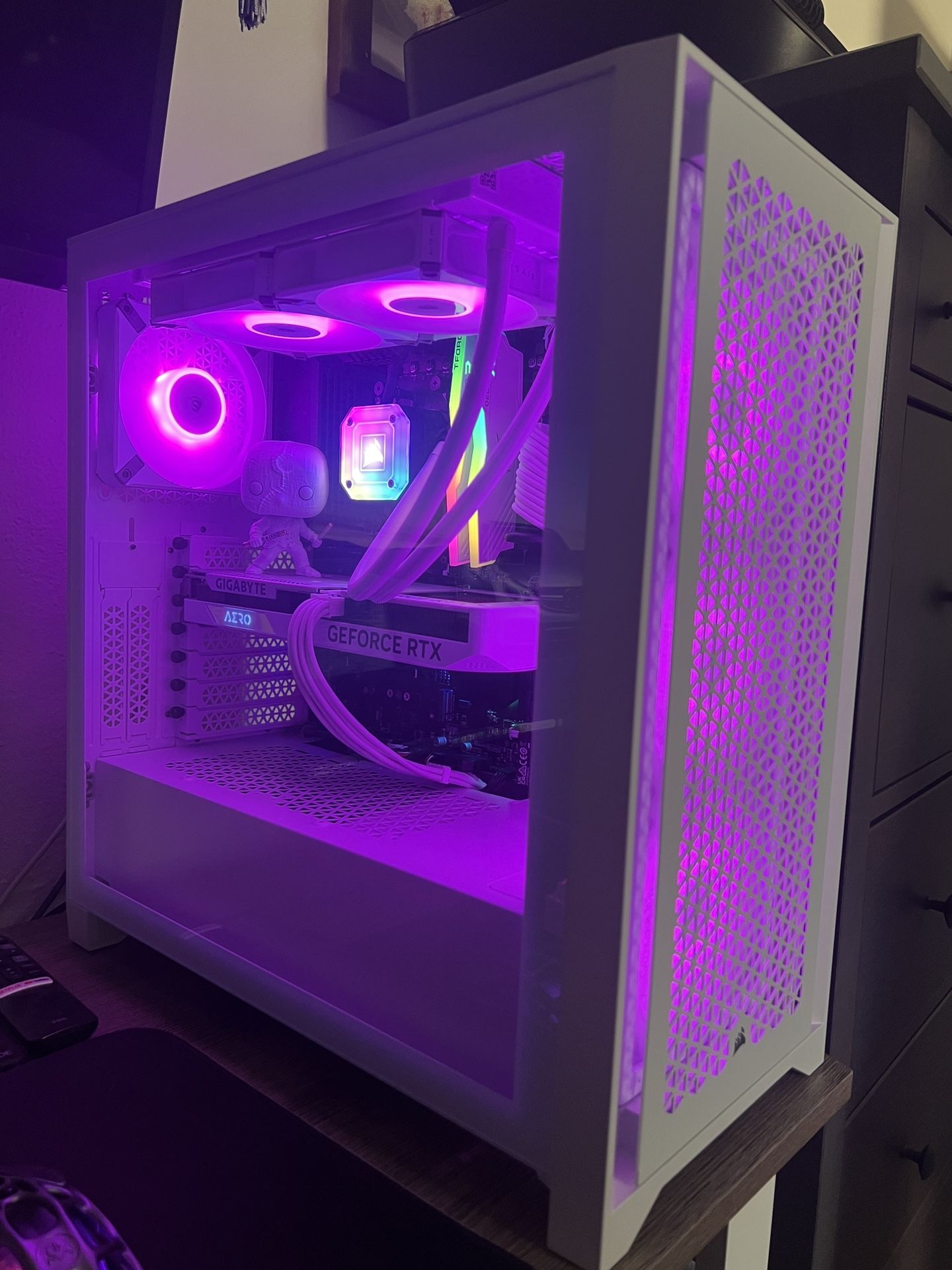 RTX 4060 Ryzen 5 3600 32GB