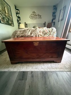 Mid-Century Style Cedar Hope Chest with Interior Tray
