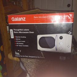 Brand New Galanz Retro Microwave