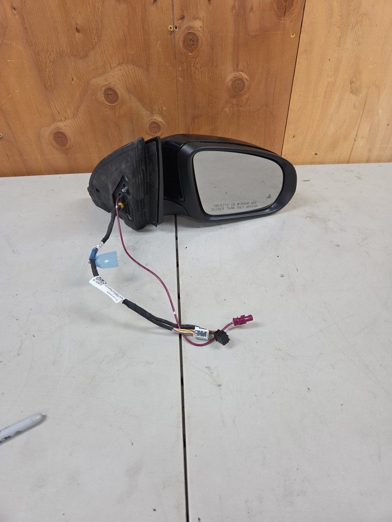 2021-2024 Mercedes GLA250 Right Side Mirror OEM