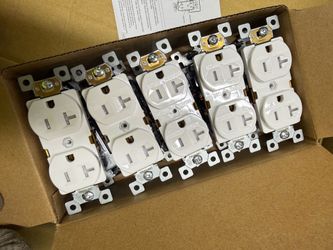 20A TR duplex outlets