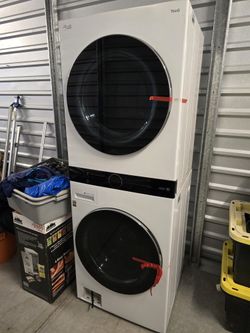 Lg Think Stackable washer and dryer Combo