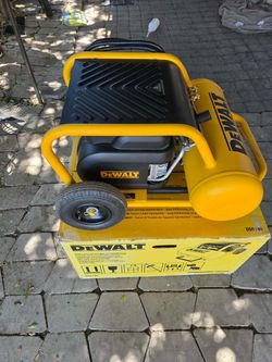 DEWALT 4.5 Gal. Portable Electric Air Compressor 225 PSI