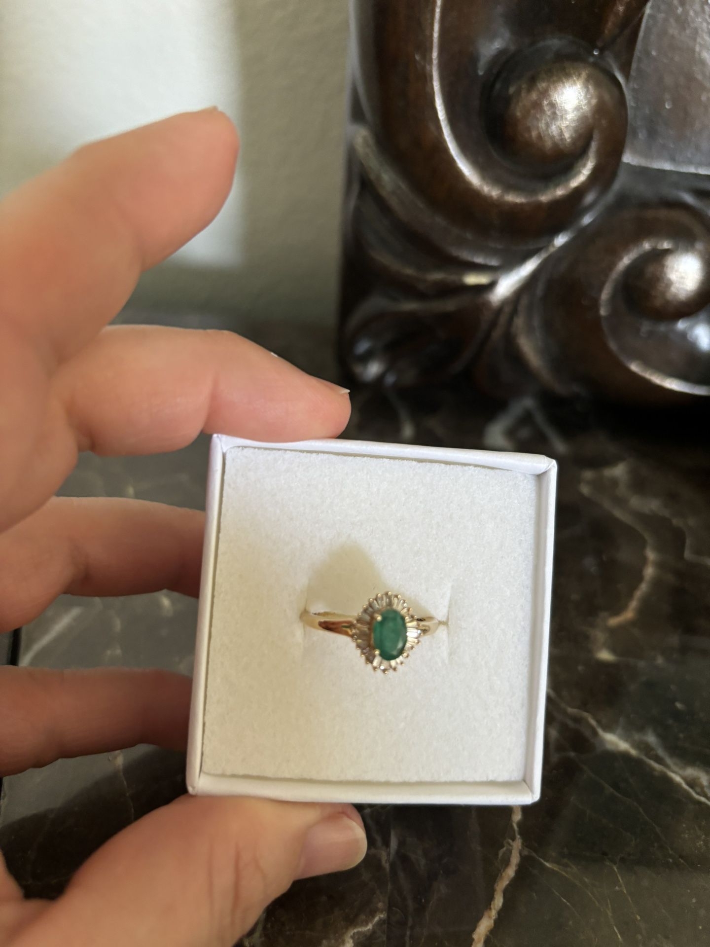 Brand New Gold Ring 10k Emerald Beautiful Size 7 