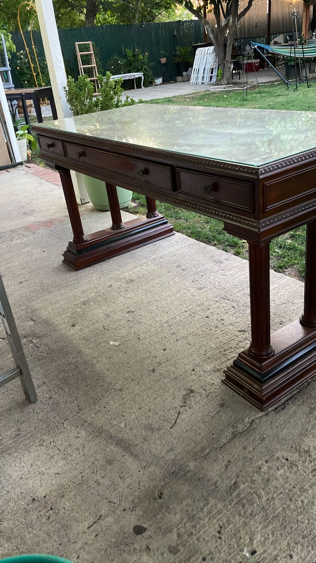 Bombay Executive Desk - With Glass Top