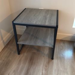 Modern Side Table / End Table – Metal & Wood