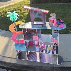 Free LOL Surprise doll house