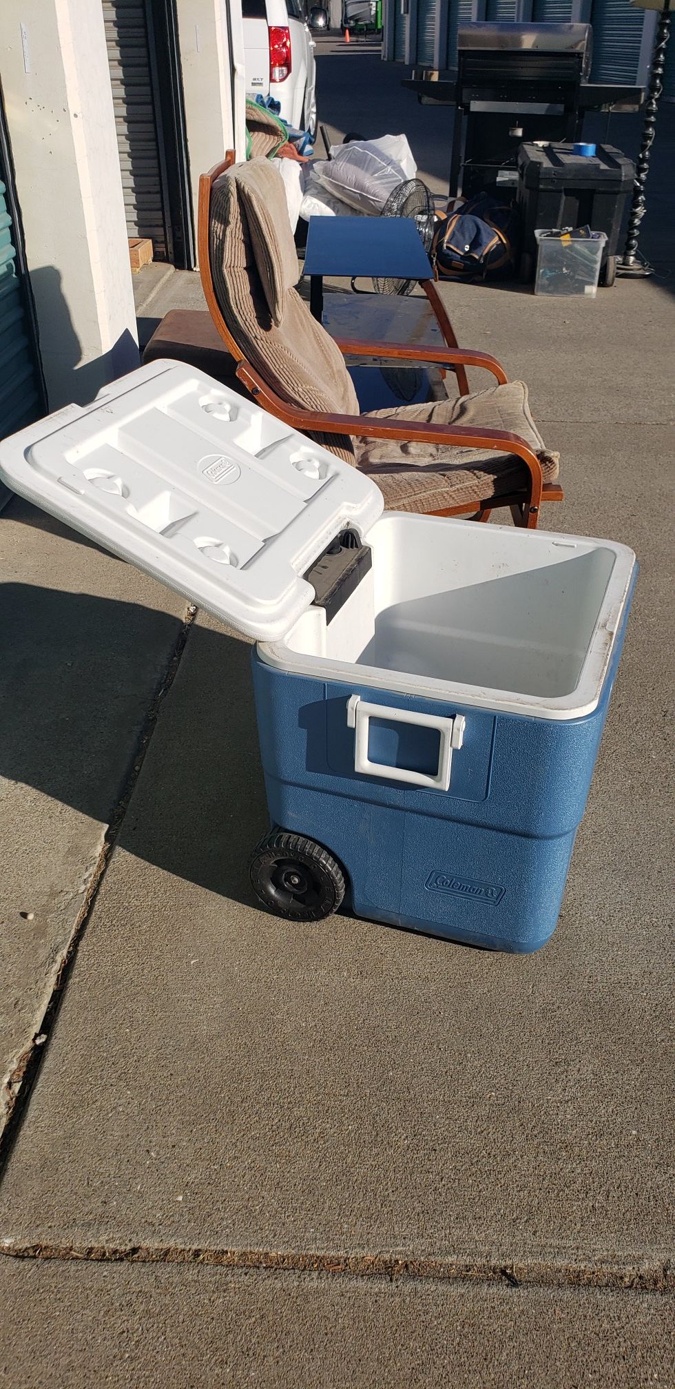 Mobile ice chest