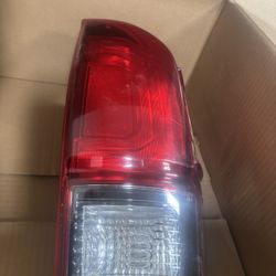 Toyota Tacoma 2022 Right Tail Light Assembly 