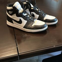 OG black n white jordan 1 size 11