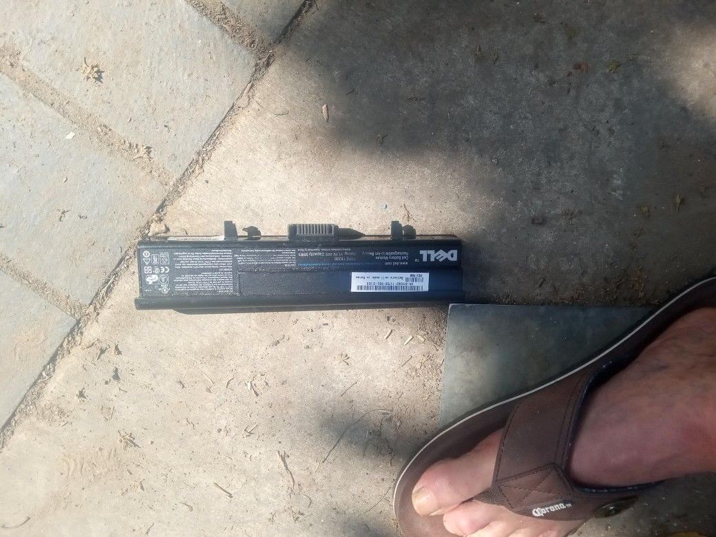 Dell TK330 Laptop Battery