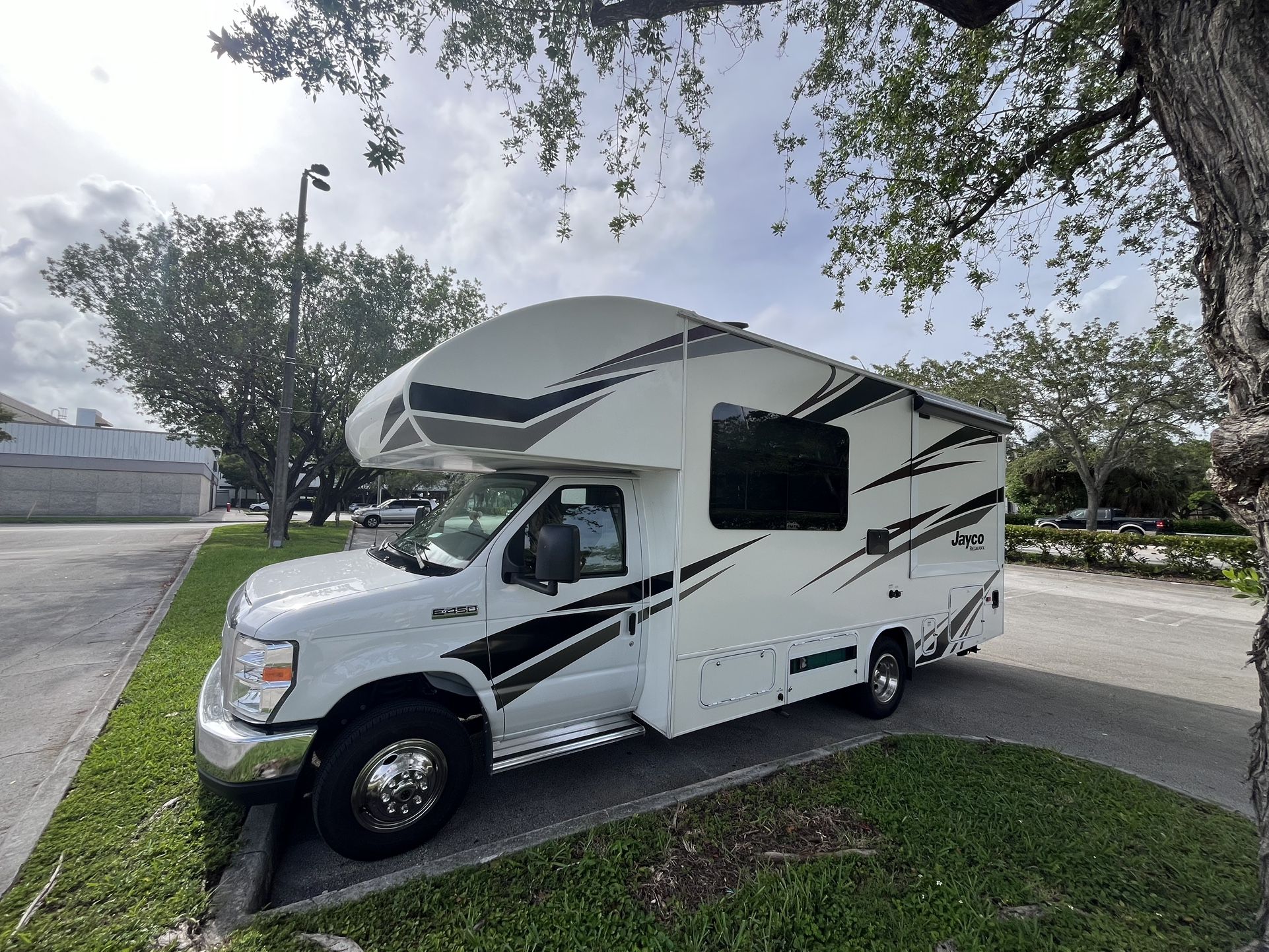 2020 Ford Jayco