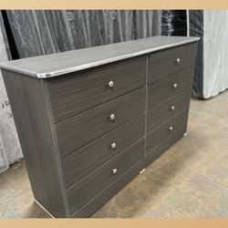 8 drawers dresser / Eight drawers dresser