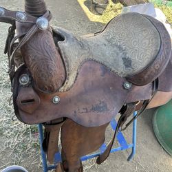 Roping Saddle