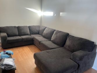 Large Gray Fabric Sectional Sofa with Chaise