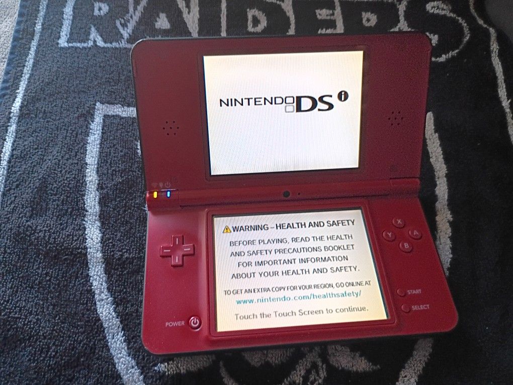 Nintendo DS XL Super Mario 25th Anniversary $120