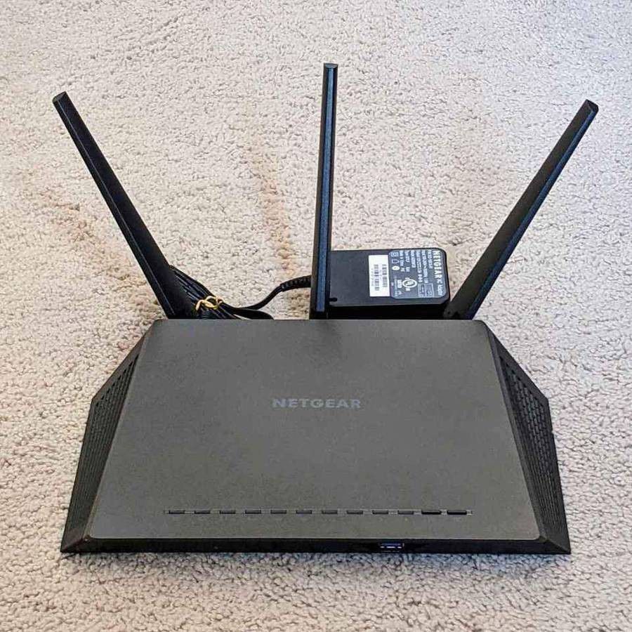 Netgear R7000 Nighthawk AC1900 smart wireless internet router