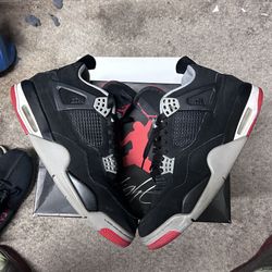Air Jordan 4 Bred