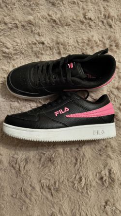 Size 8 Fila Black and Pink Low Top Sneakers