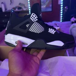 Jordan 4 White Thunders