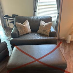 Dallas Sofa Company Loveseat ONLY
