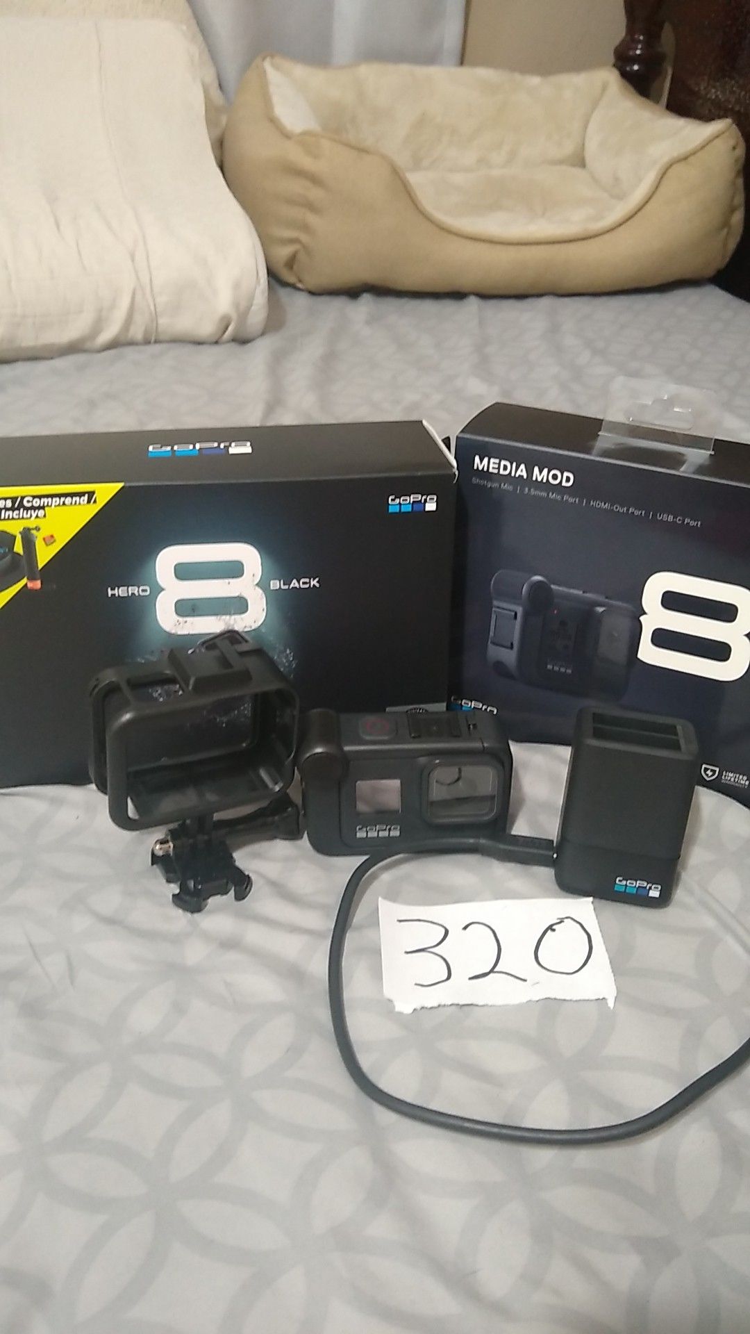 Gopro hero 8 full set+ media mod+ protective case+battery charger