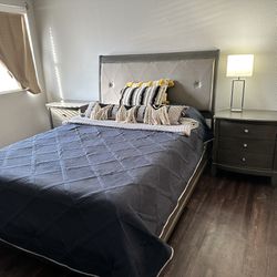Queen Bedroom Set, Bed Frame, Nightstands, Dresser