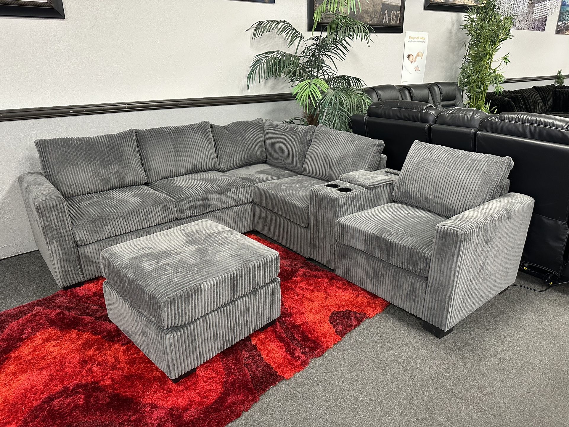 Gray Sofa Sectional w/ Free Ottoman