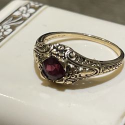 PLATINUM GARNET RING 