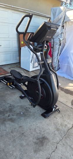 E95 Elliptical Cross Trainer with 13.3" Touchscreen
