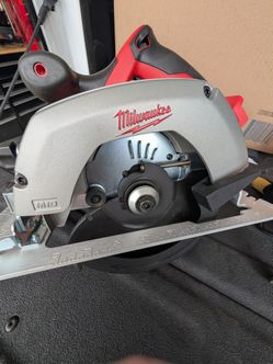 Milwaukee circular saw 6.5".