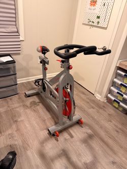 Sunny Health & Fitness SF-B901 Pro Indoor Cycling Bike - 40lb Flywheel