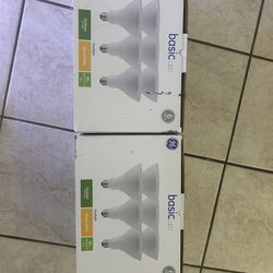2 Boxes Of 12 Bulbs About 4 Or 5 Used The Rest New 