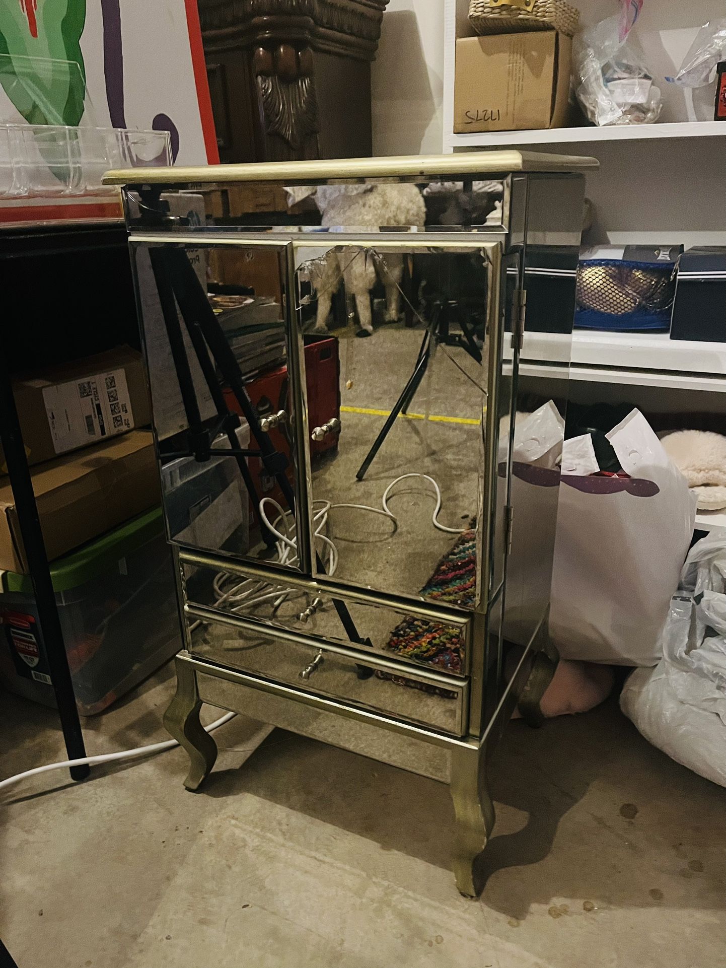 Mirror Sidetable