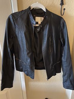 Women’s leather jacket - size M