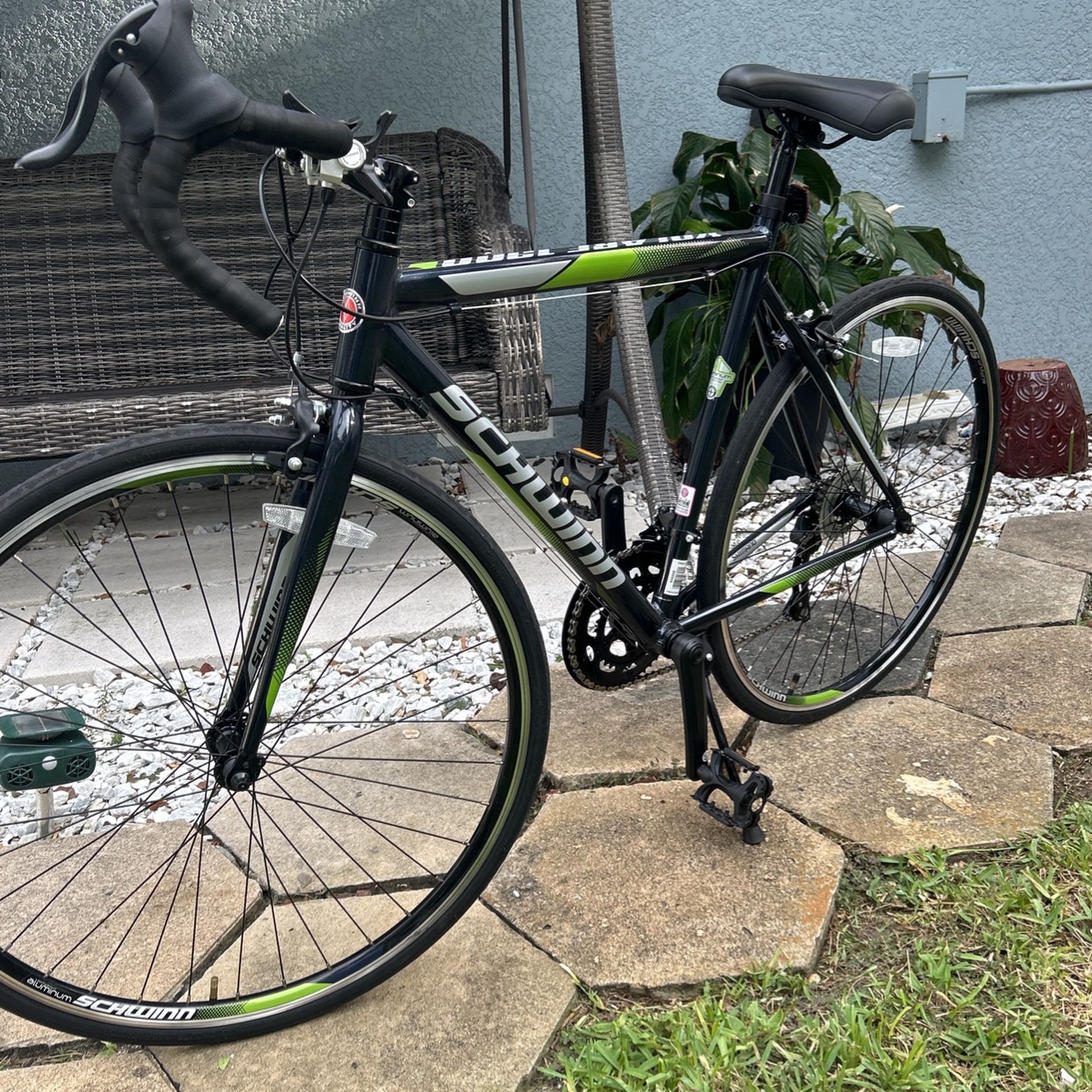 SCHWINN Volare 1300 Road Bicycle for Sale in Gulfport FL OfferUp