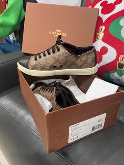 Original Coach sneaker 7 1/2 $120 new never used pick up in Van Nuys