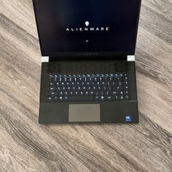 Alienware x16 R2 16" QHD+ Intel Core Ultra 9 185H 32GB 1TB SSD NVIDIA RTX 4080