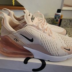 New Air Max 270, Pink Size 10