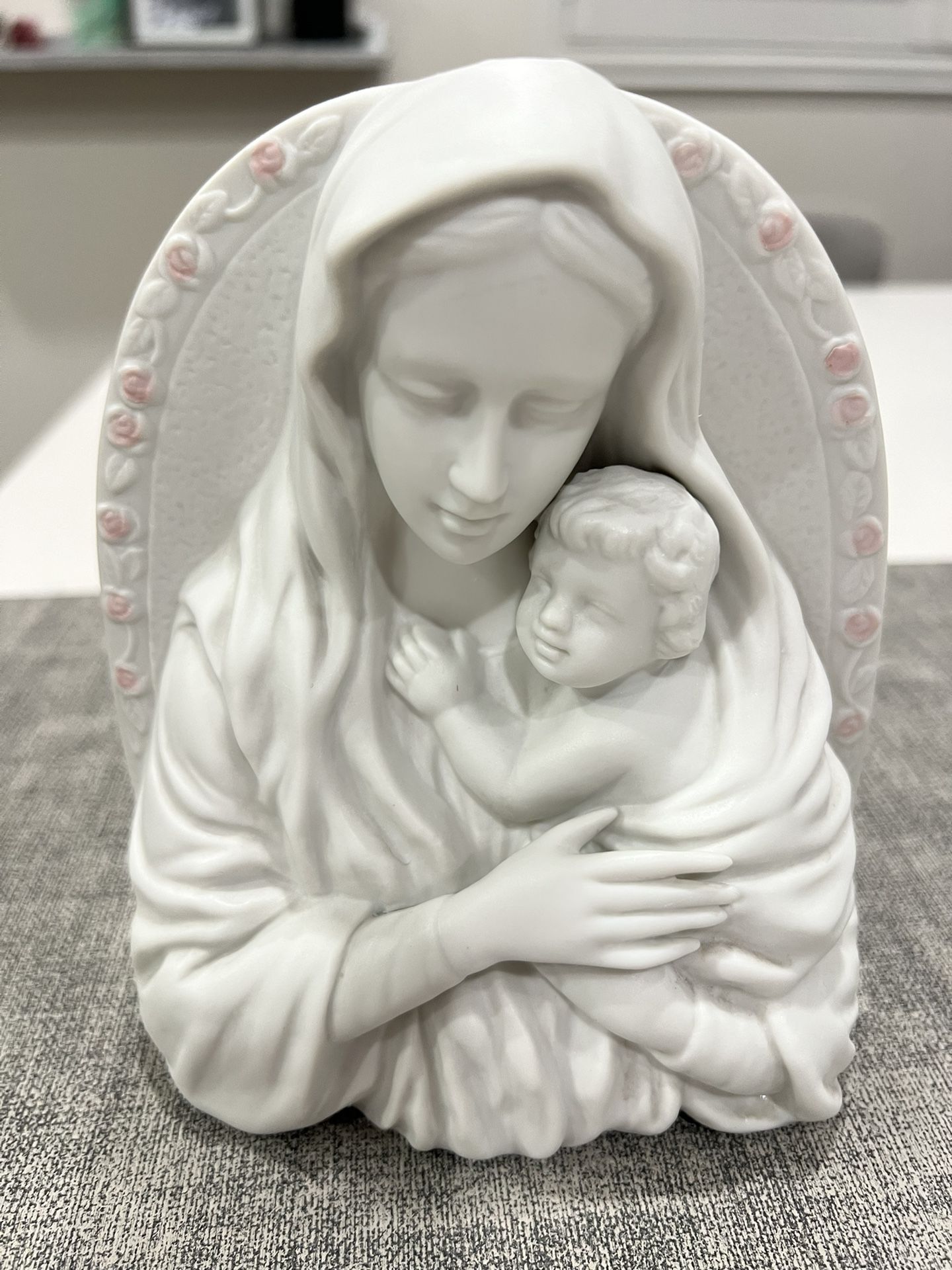 MEXICO MADE PORCELAIN RELIGIOUS MOTHER WITH CHILD RELIGIOUS FIGURINE PLANTER