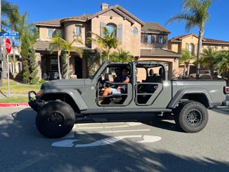 Jeep Wrangler or Gladiator Tube doors with mirrors