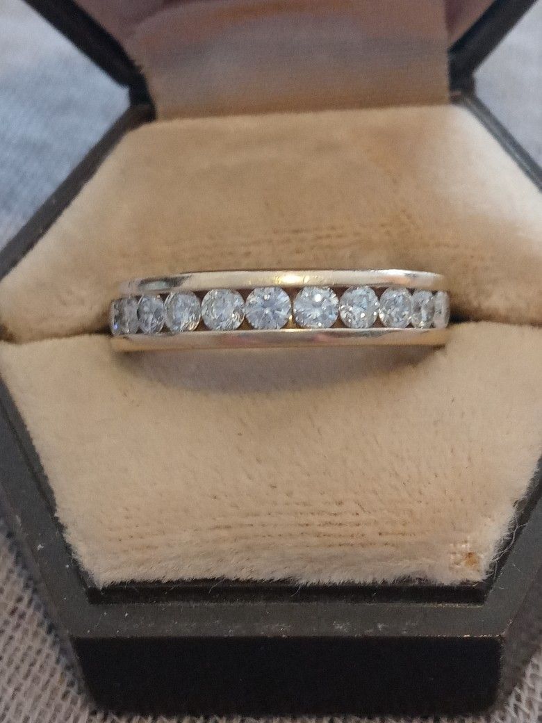 14 Karat Yellow Gold Band With Diamonds 1.05 Total Carat Weight